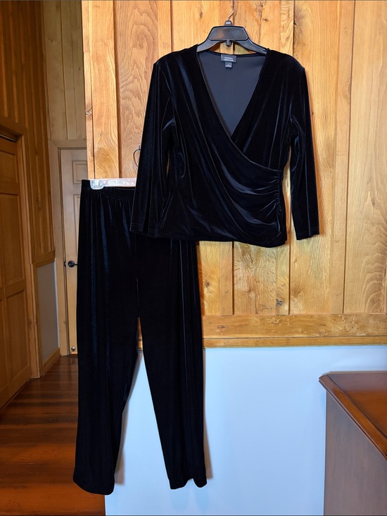 Dress Barn Pants - Dress Barn Vintage Party Velvet Blouse & High Rise Pants Set, Large, Black